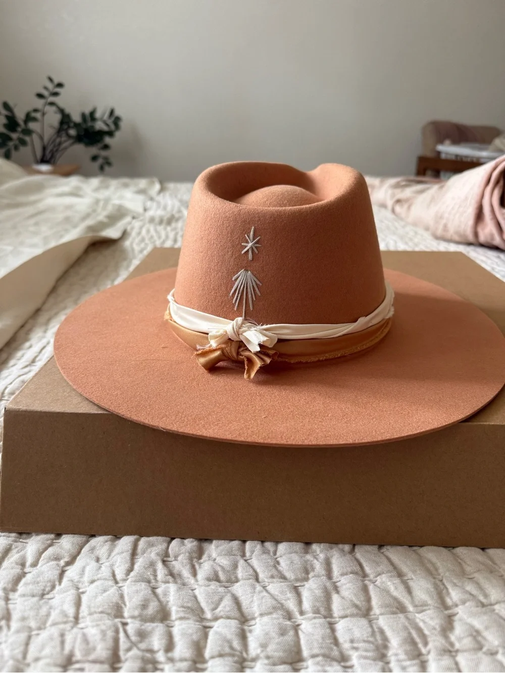 Wyeth by Todd Magill Wide-Brim Fedora Hat in Hazel with Cream Band